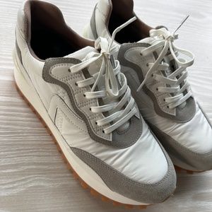 Blondo Louis Waterproof Sneaker Size 8.5 White